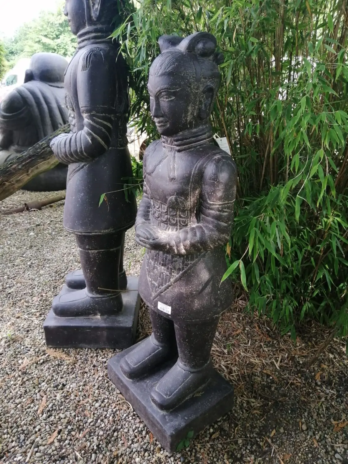 Product image 4 of the product “Chinese warrior, standing, 120 cm height, cast stone, handcrafted & coloured ”